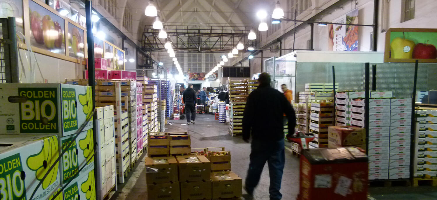 Buntes Treiben in der Großmarkthalle München